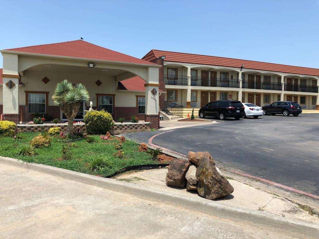 Days Inn By Wyndham גיינסוויל מראה חיצוני תמונה