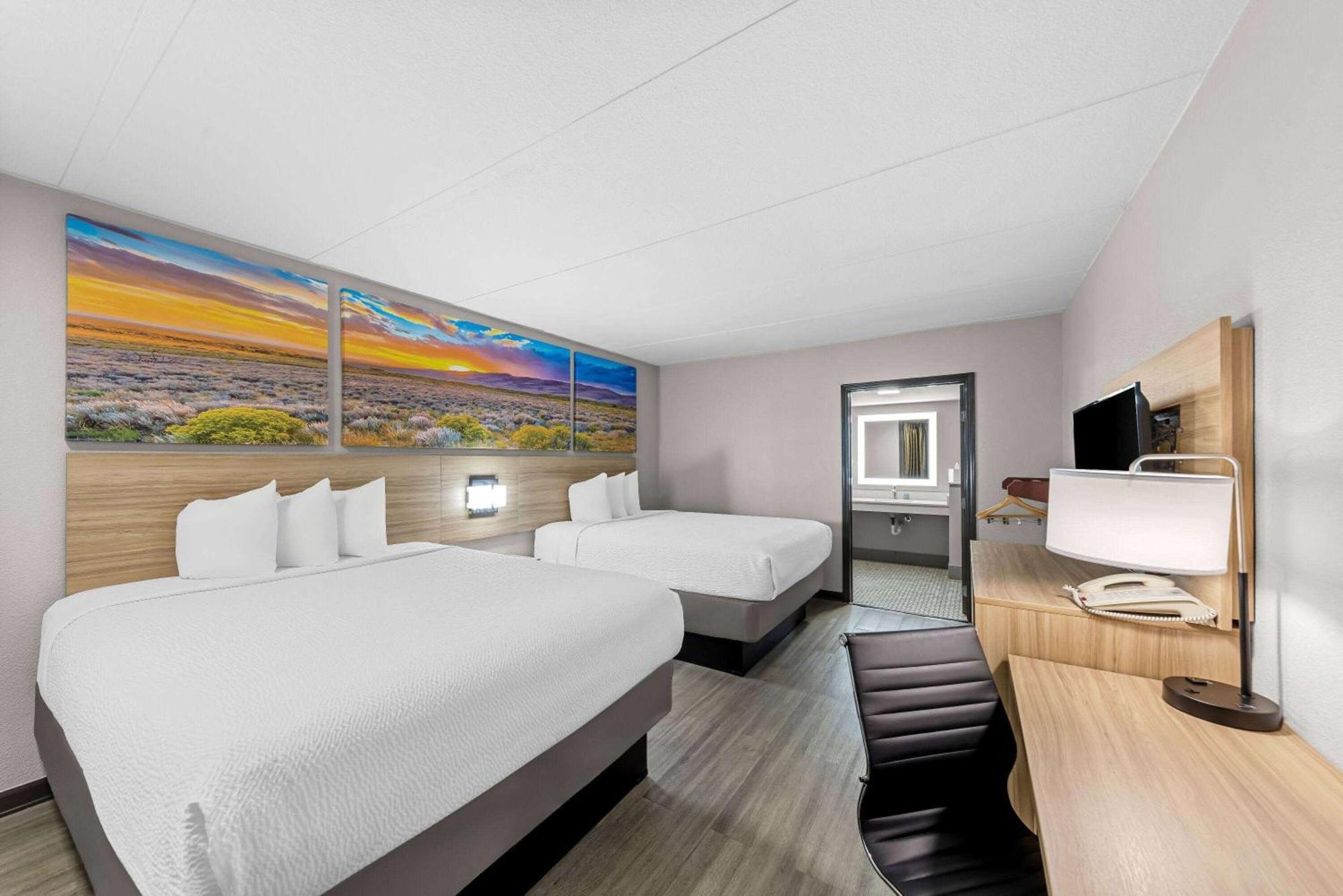 Days Inn By Wyndham גיינסוויל מראה חיצוני תמונה