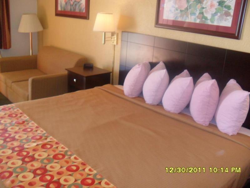 Days Inn By Wyndham גיינסוויל מראה חיצוני תמונה