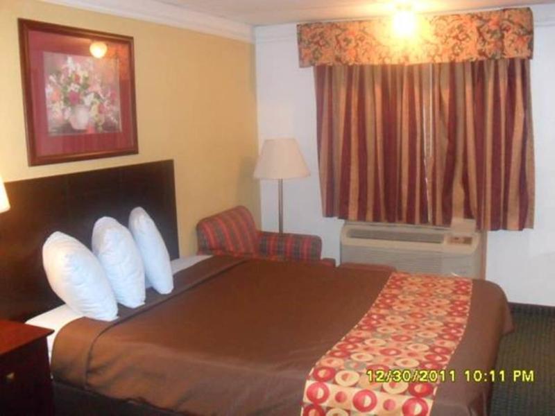Days Inn By Wyndham גיינסוויל מראה חיצוני תמונה