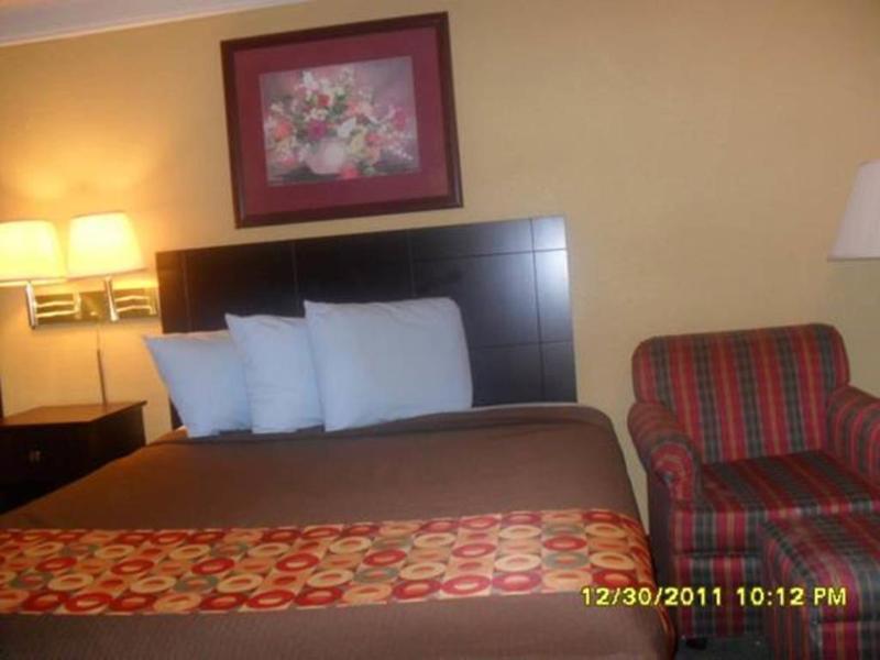 Days Inn By Wyndham גיינסוויל מראה חיצוני תמונה