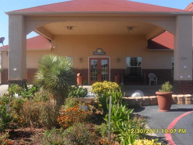 Days Inn By Wyndham גיינסוויל מראה חיצוני תמונה
